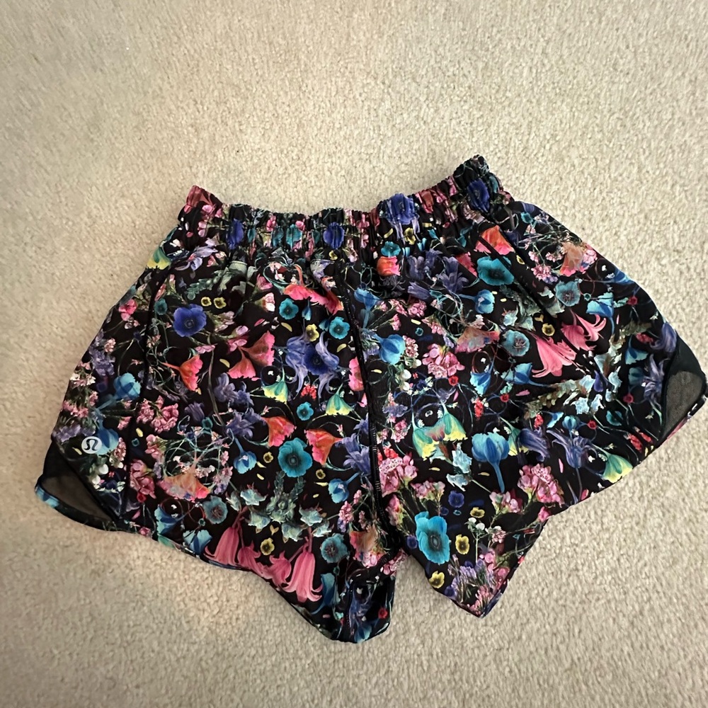 Lululemon Shorts, SZ 4